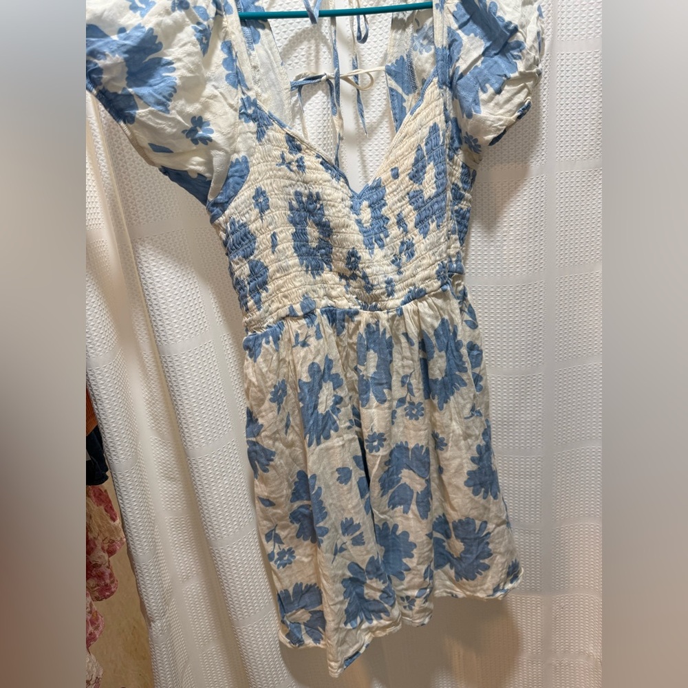 American Eagle Blue and White Floral Dress xl